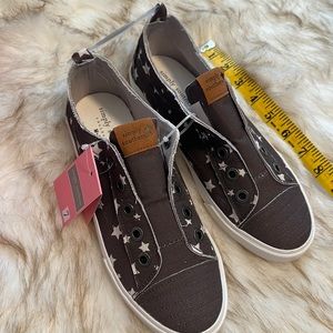 Simply Southern Star shoes